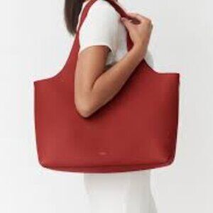 Cuyana System Tote 16" & Wide Adjustable Strap - Red